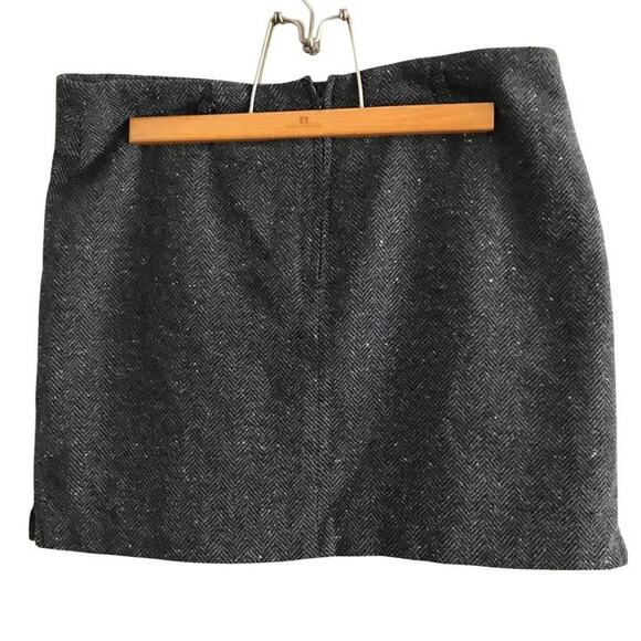 Vintage wool blend mini skirt. Size 9, fits like a modern 6 34 Waist - Picture 4 of 5